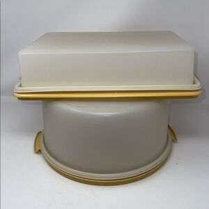 Vintage Set of 2 Tupperware Cake Rectangle Round Carrier Keeper Container gold